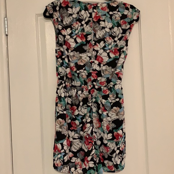 one piece romper. Perfect for summer! - Picture 2 of 5